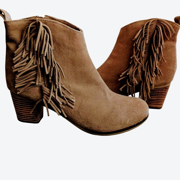 Matisse Shoes - Matisse Cloey Fringe Booties- EUC.